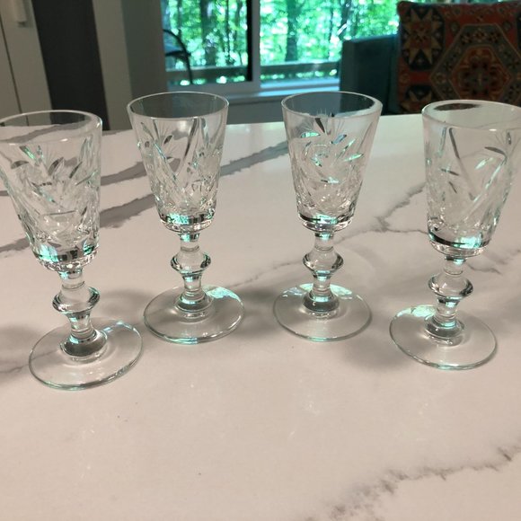 Vintage Cordial Crystal Glasses with Pinwheel Design & 8 Point Star (4)